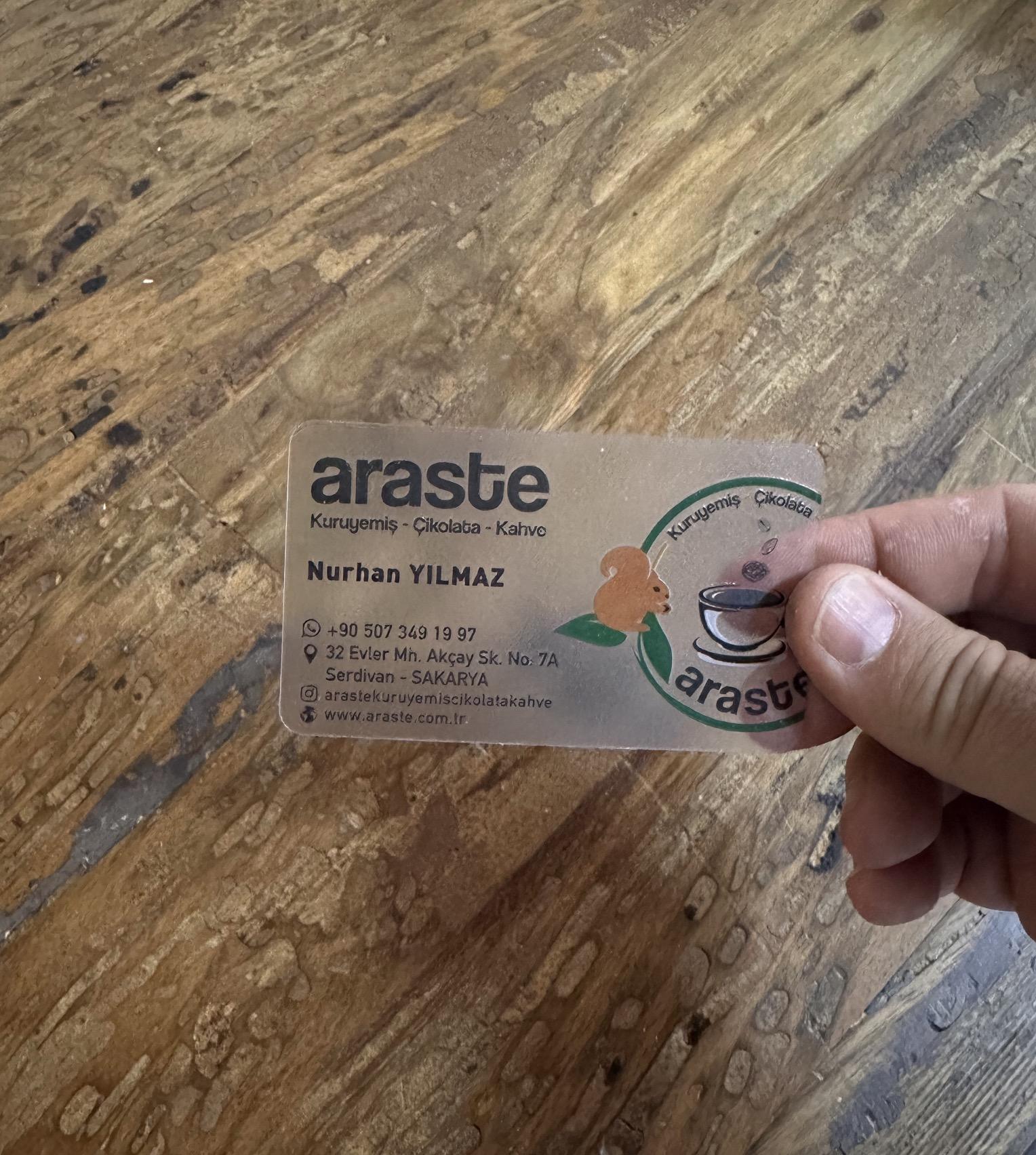 Şeffaf Ofset Baskı Kartvizit Renkli - Oval Kesim - Ofset Baskı - Laklı - 85X50 - 500 Adet