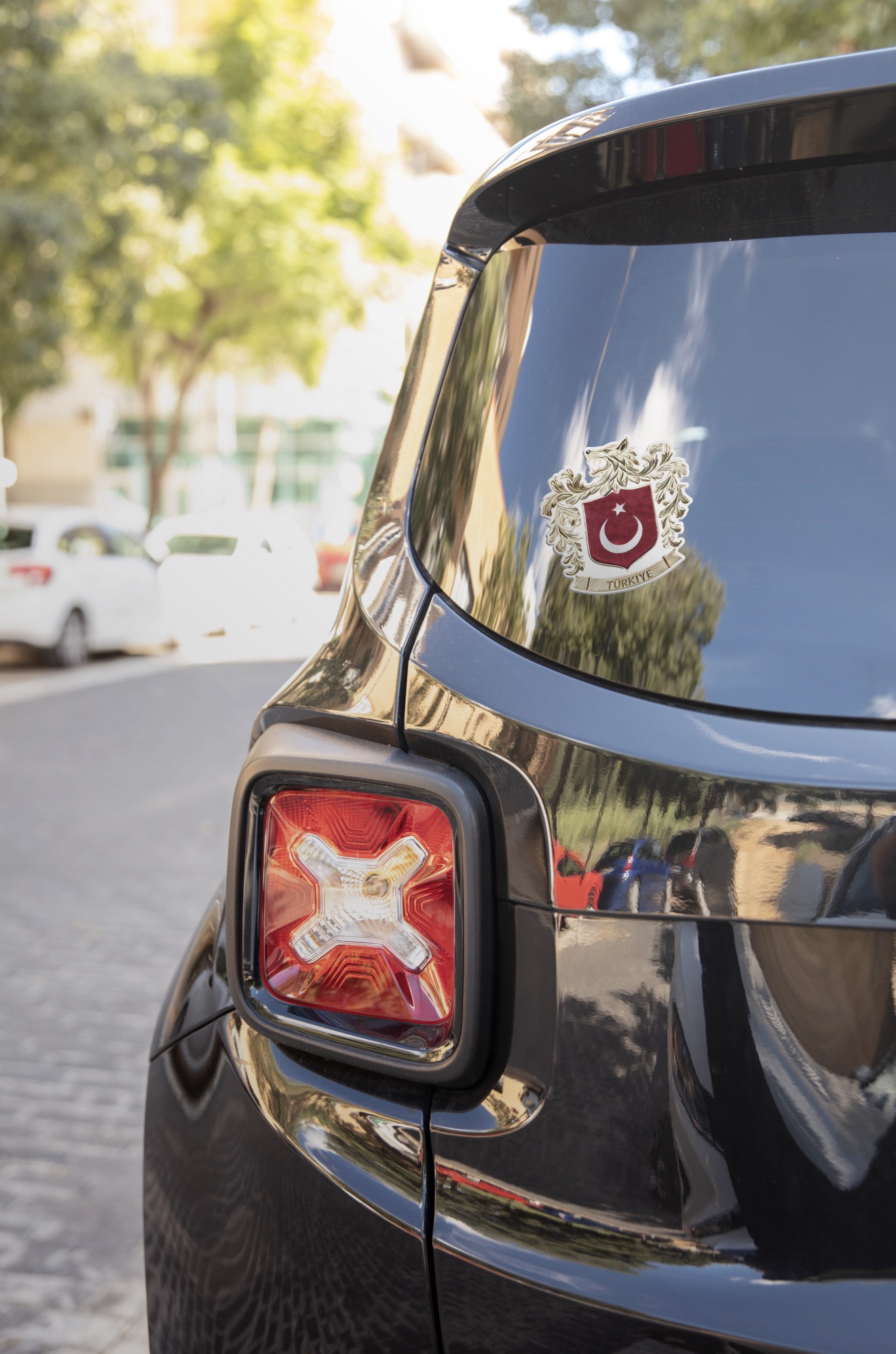 Bozkurtlu Milli Takım Logosu Beyaz Zemin Özel Kesim - 4 Adet Opak Folyo Sticker